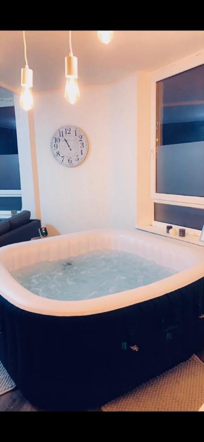 Appartement cosy et chaleureux avec jacuzzi Seraing Extérieur photo